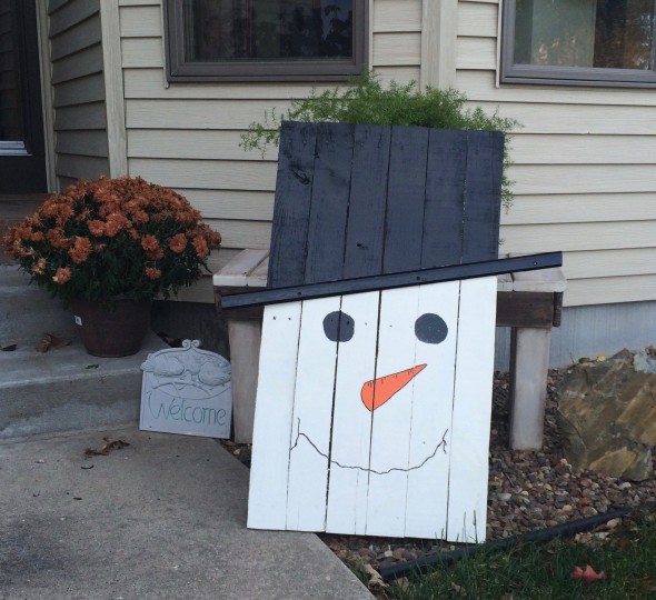 Upcycled Pallet Snowman